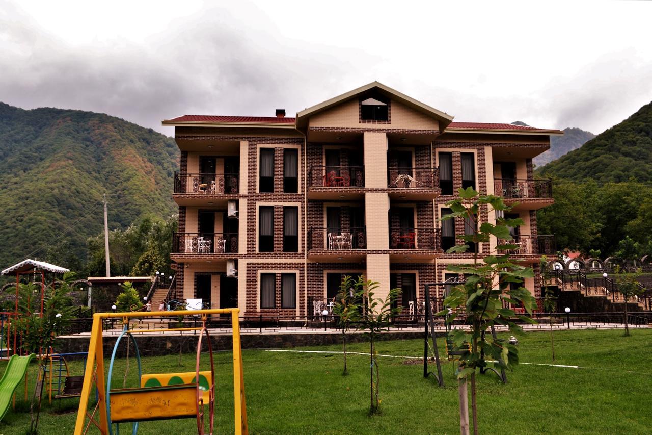 Bergs Otel And Restaurant Qax ภายนอก รูปภาพ