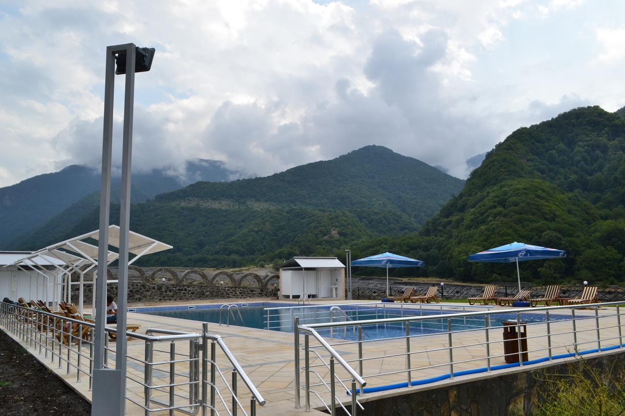 Bergs Otel And Restaurant Qax ภายนอก รูปภาพ